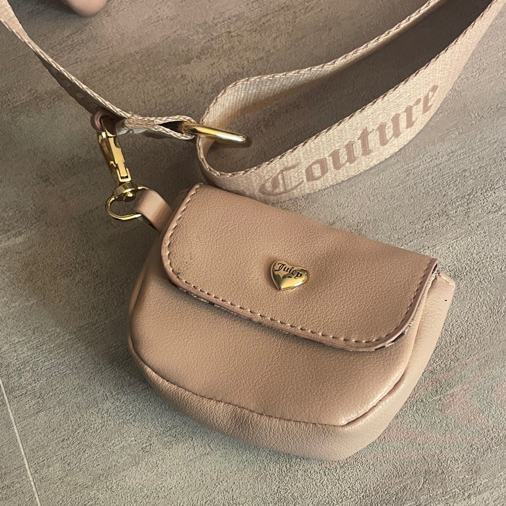 Juicy Couture Pastel Pink Signature league tote w/web strap and mini pouch - Picture 5 of 17